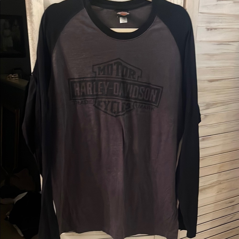 Harley-Davidson Men's Black and Gray Long Sleeve Shirt